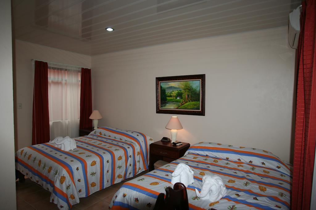 Hotel La Choza Inn La Fortuna Habitación foto